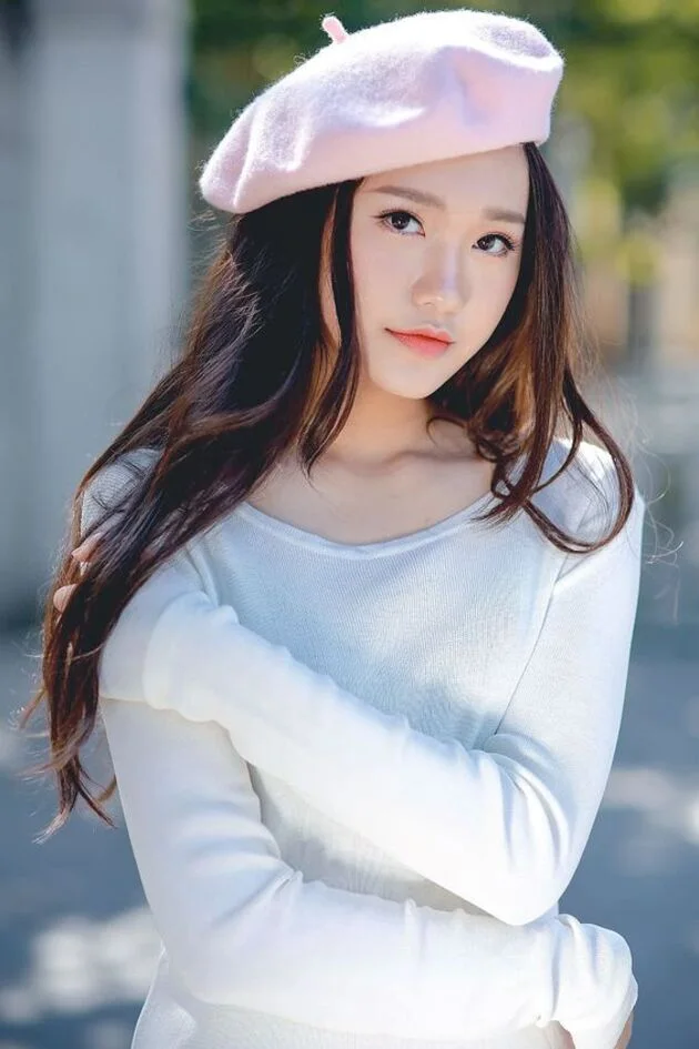 Hình ảnh gái xinh đẹp Việt Nam với nụ cười tươi và tràn đầy sức sống. Hình ảnh gái xinh đẹp Việt Nam với nụ cười tươi và tràn đầy sức sống.
