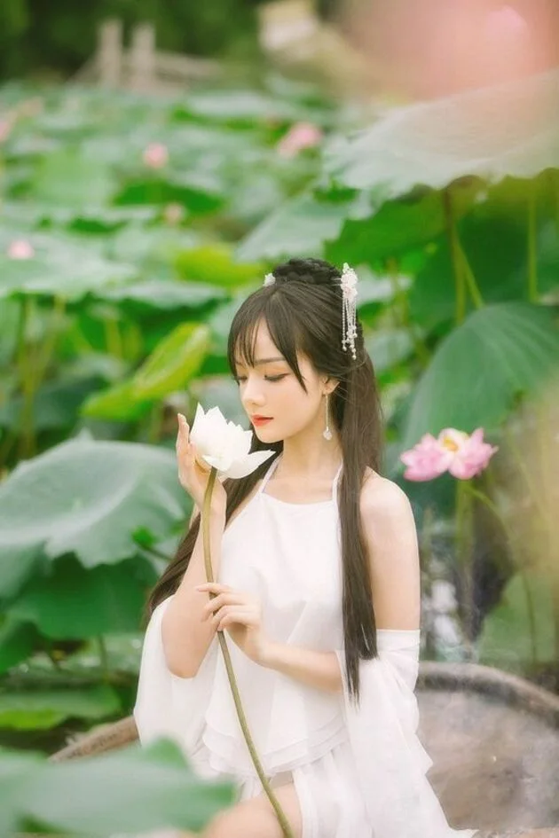Khám phá vẻ đẹp nhẹ nhàng trong hình ảnh gái xinh Việt Nam dễ thương. Khám phá vẻ đẹp nhẹ nhàng trong hình ảnh gái xinh Việt Nam dễ thương.