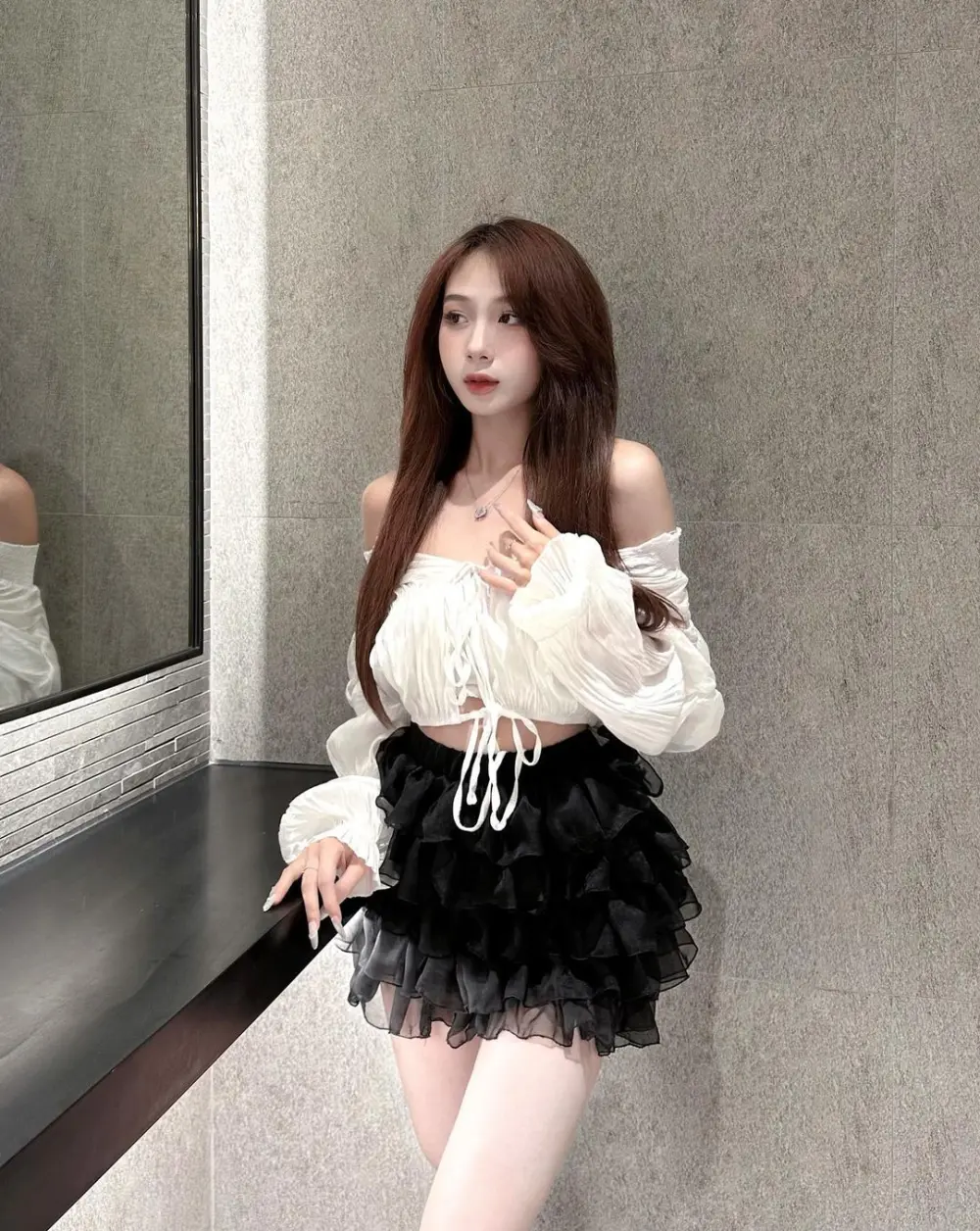 Gái phố trong ảnh trẻ trung và nổi bật với phong cách đường phố Gái phố trong ảnh trẻ trung và nổi bật với phong cách đường phố