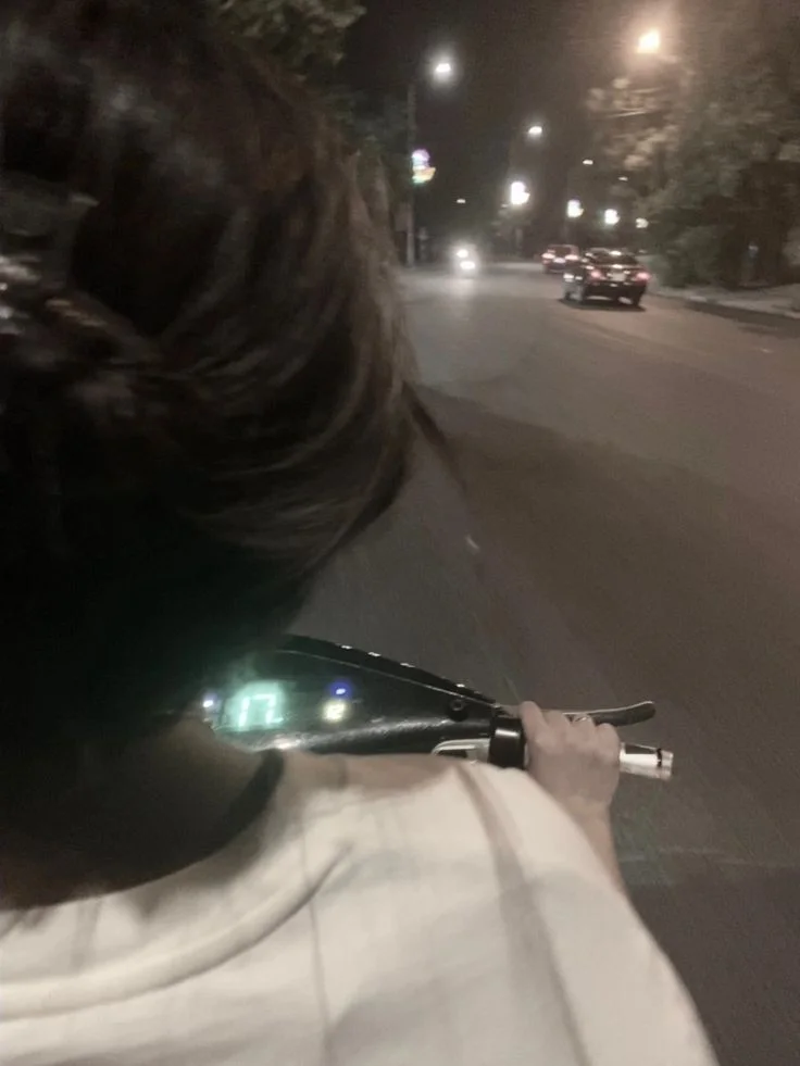 Vẻ đẹp nhẹ nhàng và thanh lịch trong ảnh gái phố Vẻ đẹp nhẹ nhàng và thanh lịch trong ảnh gái phố