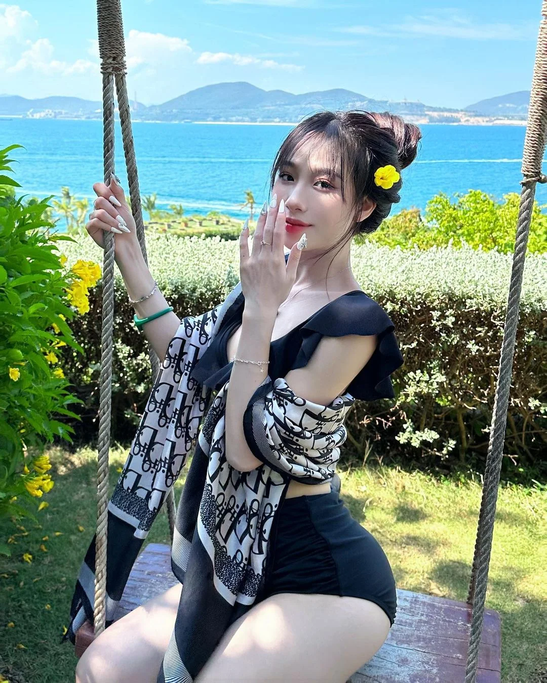 Ảnh gái phố trẻ trung với phong cách đường phố độc đáo Ảnh gái phố trẻ trung với phong cách đường phố độc đáo