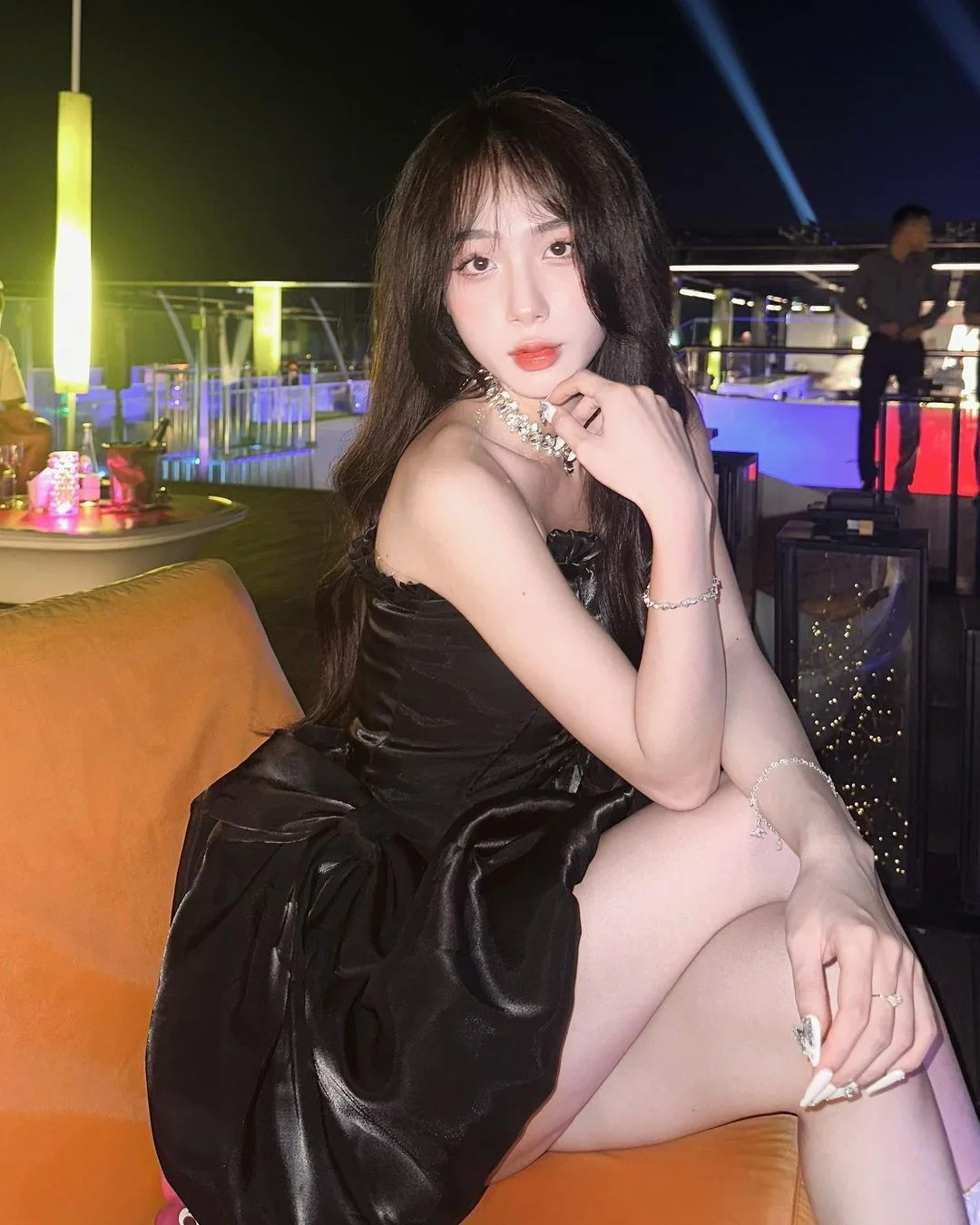 Khám phá ảnh gái phố với phong cách đường phố phá cách Khám phá ảnh gái phố với phong cách đường phố phá cách