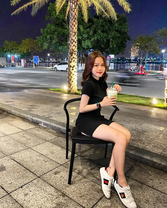 Phong cách ảnh gái phố trẻ trung, phù hợp với giới trẻ Phong cách ảnh gái phố trẻ trung, phù hợp với giới trẻ