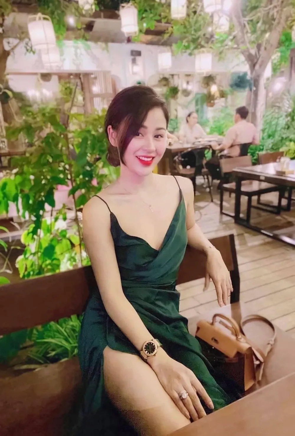 Diễn viên Lương Thu Trang chia sẻ bí quyết làm đẹp và giữ gìn vóc dáng. Diễn viên Lương Thu Trang chia sẻ bí quyết làm đẹp và giữ gìn vóc dáng.