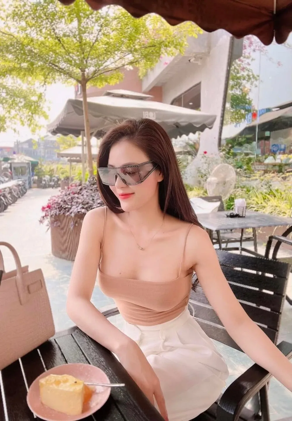 Lương Thu Trang không chỉ đẹp mà còn rất sang trọng trong mọi lần xuất hiện. Lương Thu Trang không chỉ đẹp mà còn rất sang trọng trong mọi lần xuất hiện.