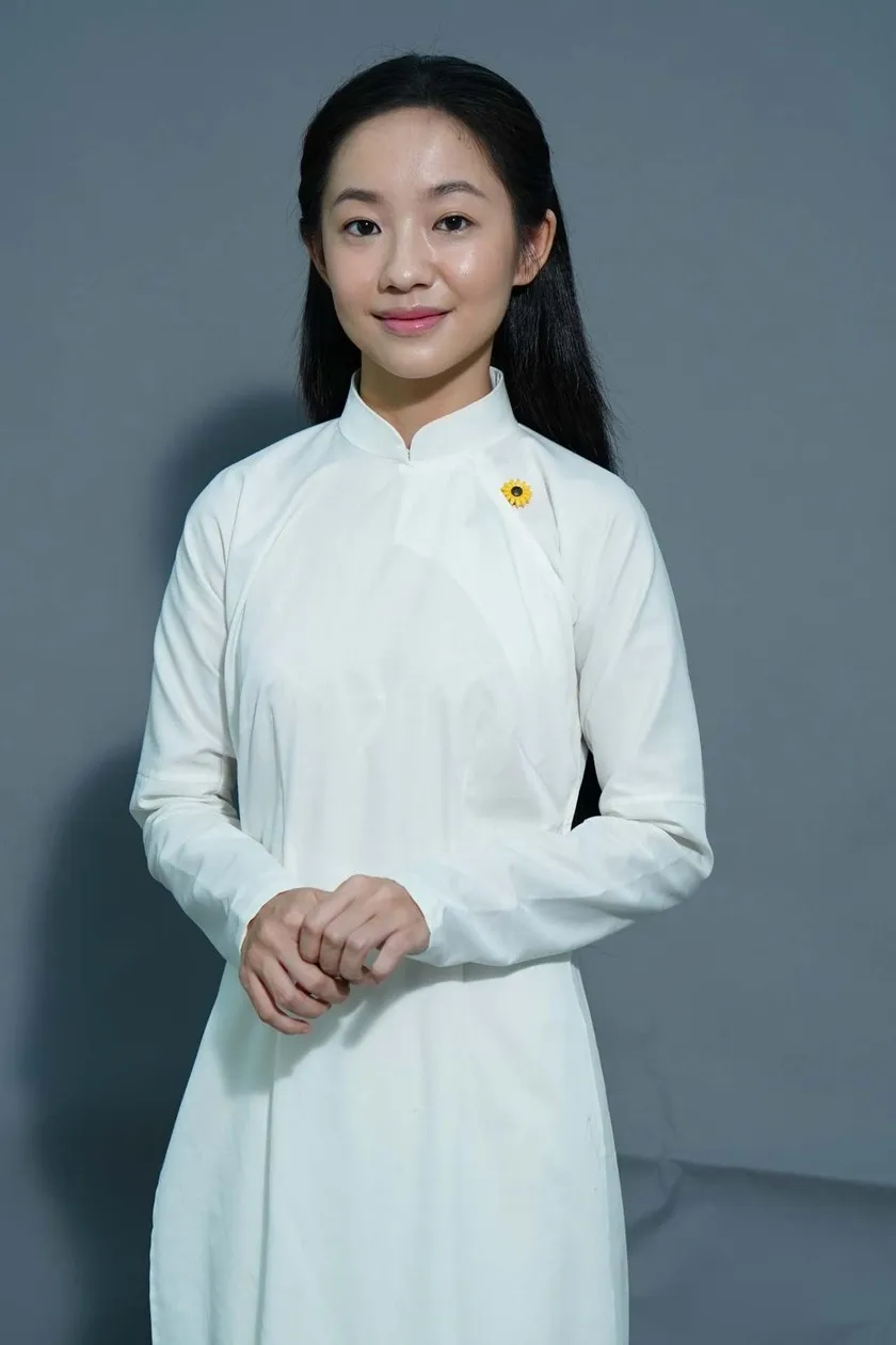 Hoàng Hà mang đến sự nhẹ nhàng trong từng ánh mắt Hoàng Hà mang đến sự nhẹ nhàng trong từng ánh mắt