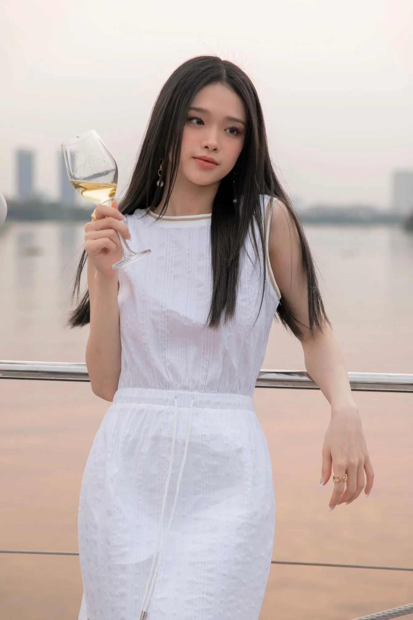 Từng nét của Linh Ka luôn để lại ấn tượng khó quên. Từng nét của Linh Ka luôn để lại ấn tượng khó quên.