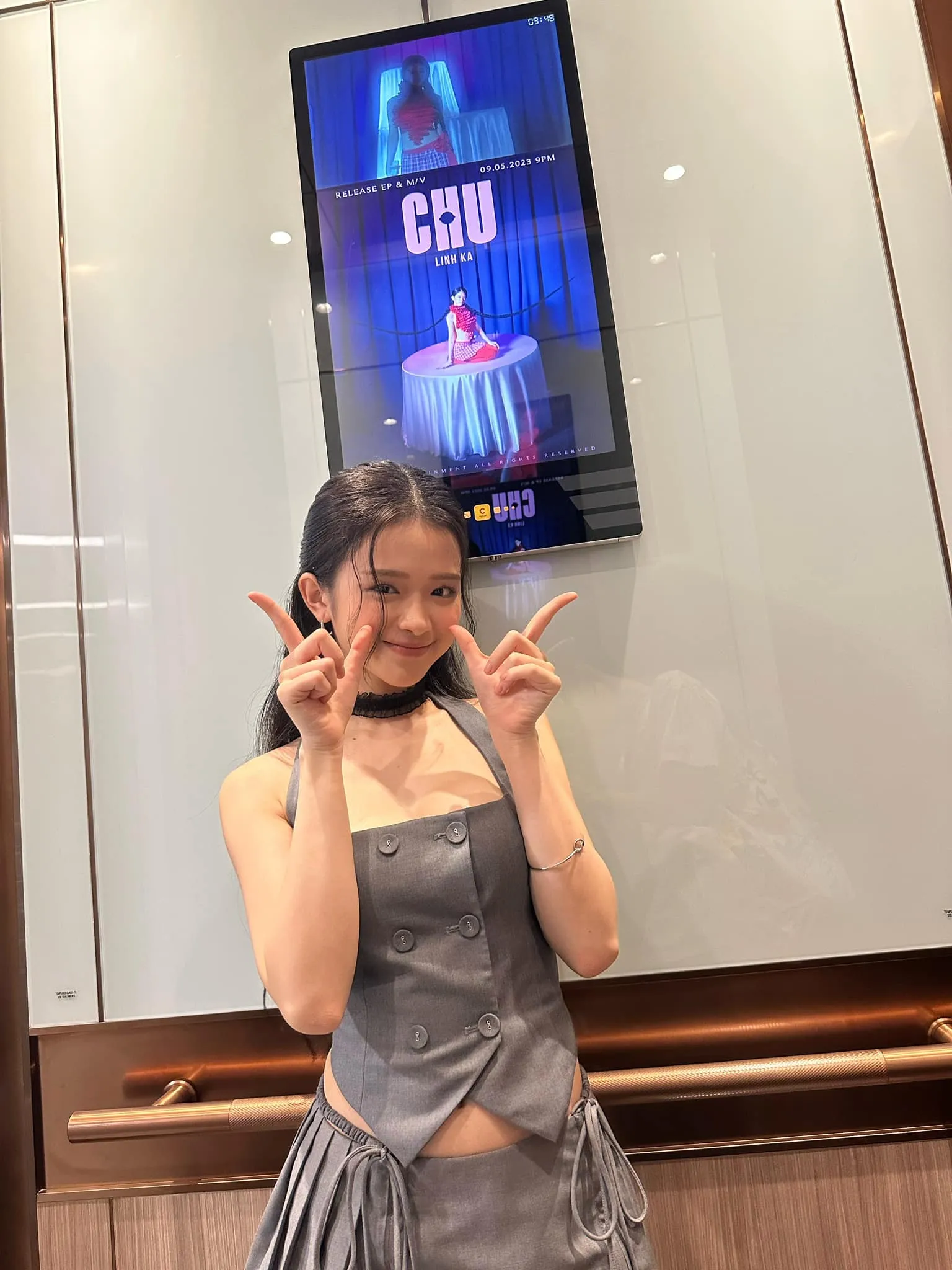 Linh Ka là biểu tượng thời trang mới của giới trẻ. Linh Ka là biểu tượng thời trang mới của giới trẻ.
