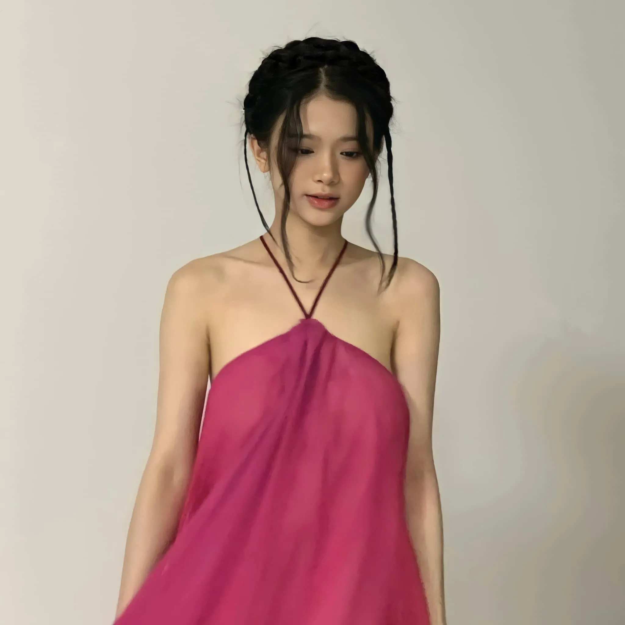 Linh Ka xuất hiện rạng rỡ, thu hút mọi ánh nhìn. Linh Ka xuất hiện rạng rỡ, thu hút mọi ánh nhìn.