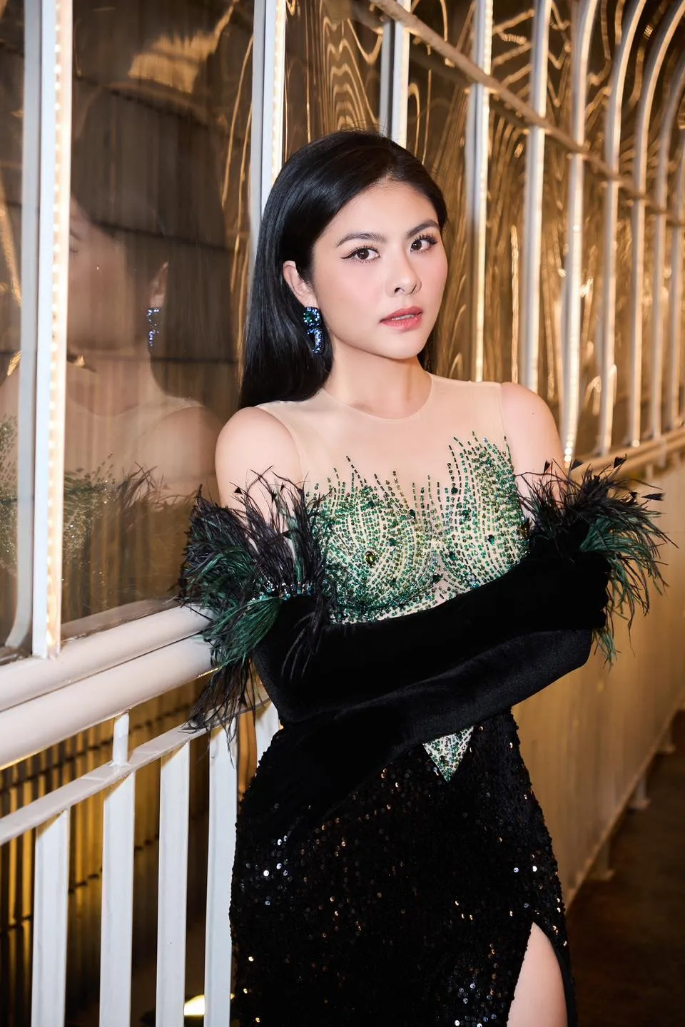 Vân Trang sở hữu vẻ đẹp cuốn hút và tự nhiên Vân Trang sở hữu vẻ đẹp cuốn hút và tự nhiên