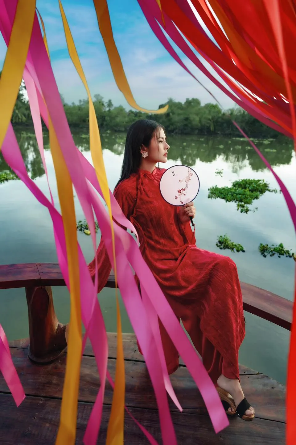 Vân Trang thu hút người xem với nụ cười quyến rũ Vân Trang thu hút người xem với nụ cười quyến rũ