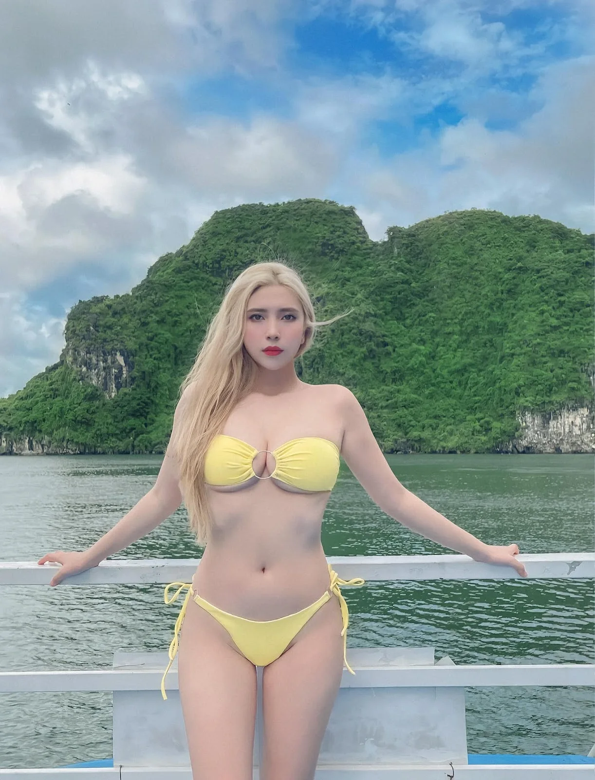 Ngắm nhìn ảnh gái xinh mặc bikini cuốn hút ngay hôm nay! Ngắm nhìn ảnh gái xinh mặc bikini cuốn hút ngay hôm nay!
