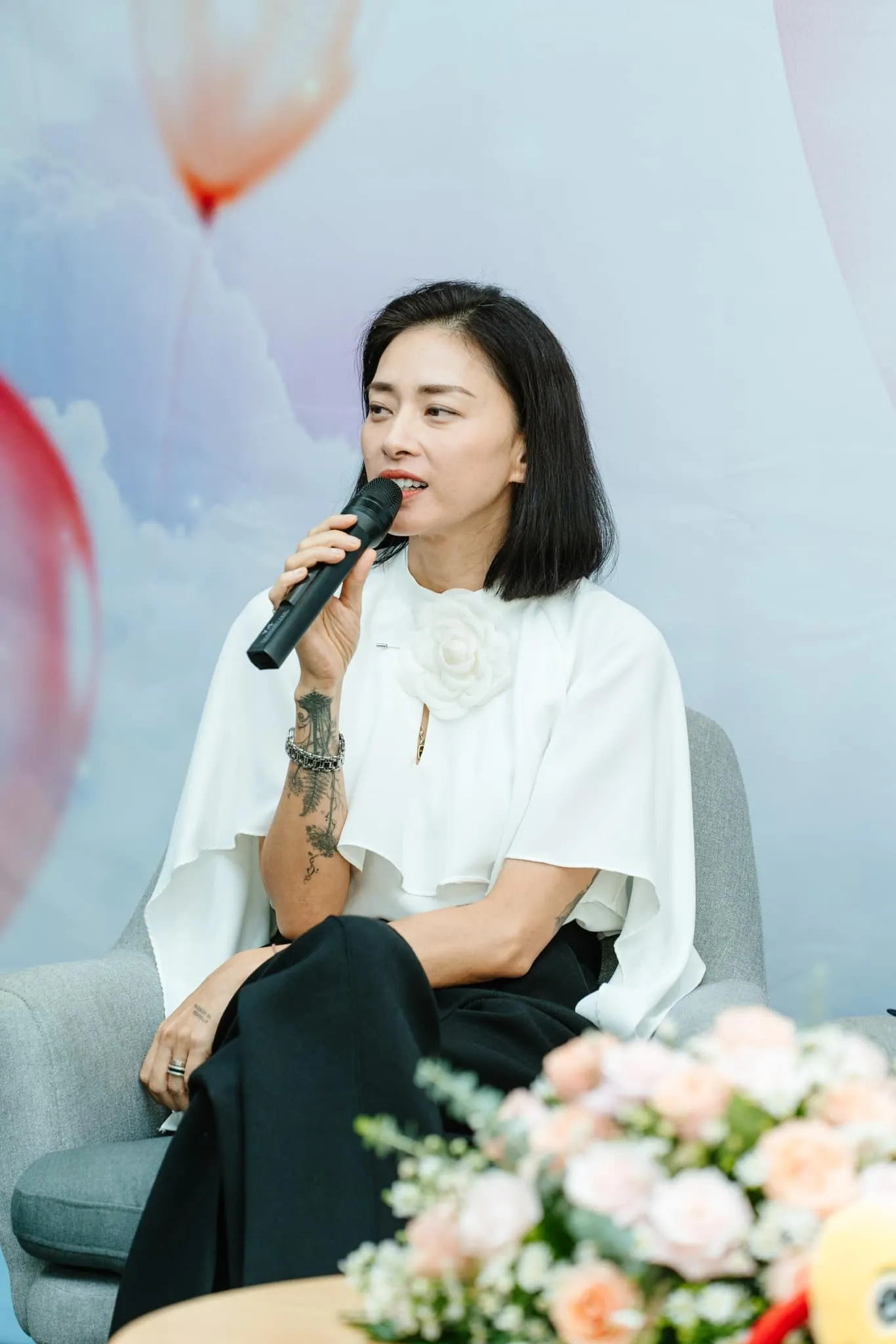 Ngô Thanh Vân thể hiện sự mạnh mẽ qua ánh mắt Ngô Thanh Vân thể hiện sự mạnh mẽ qua ánh mắt