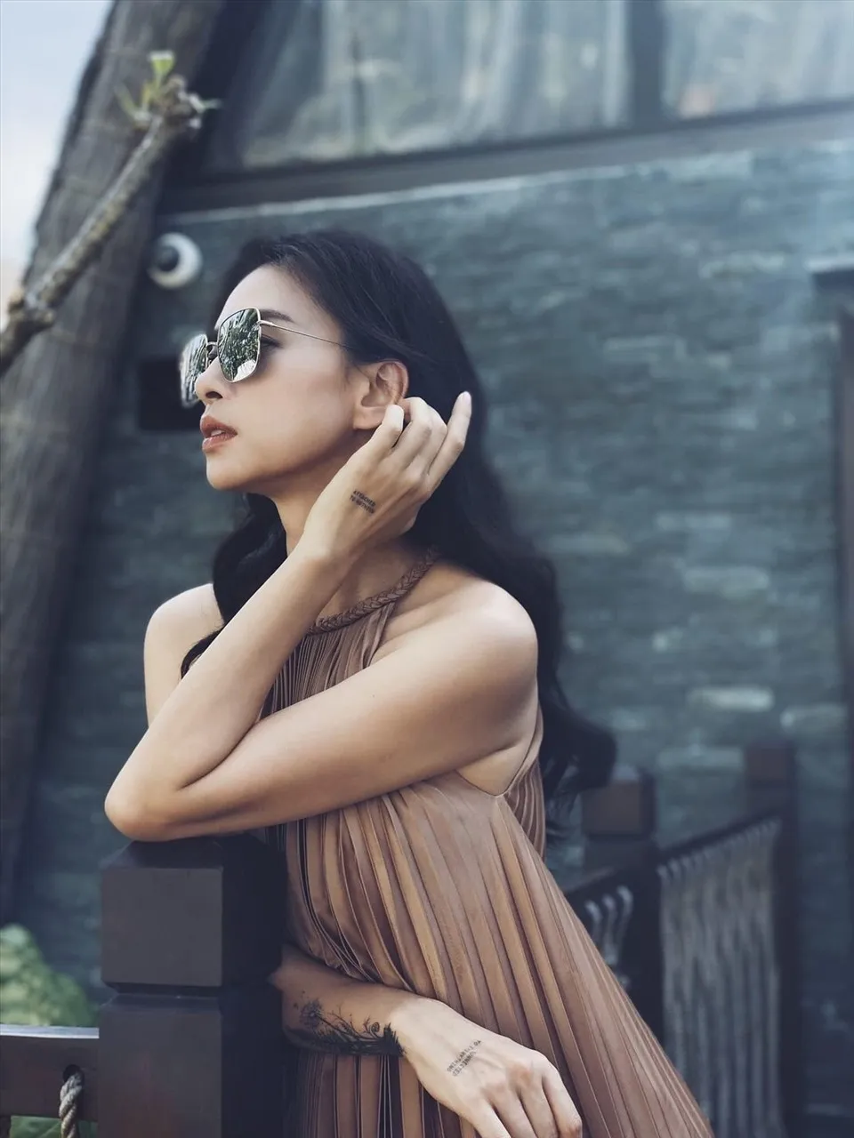 Ngô Thanh Vân tạo nên sự quyến rũ với ánh nhìn sắc bén Ngô Thanh Vân tạo nên sự quyến rũ với ánh nhìn sắc bén