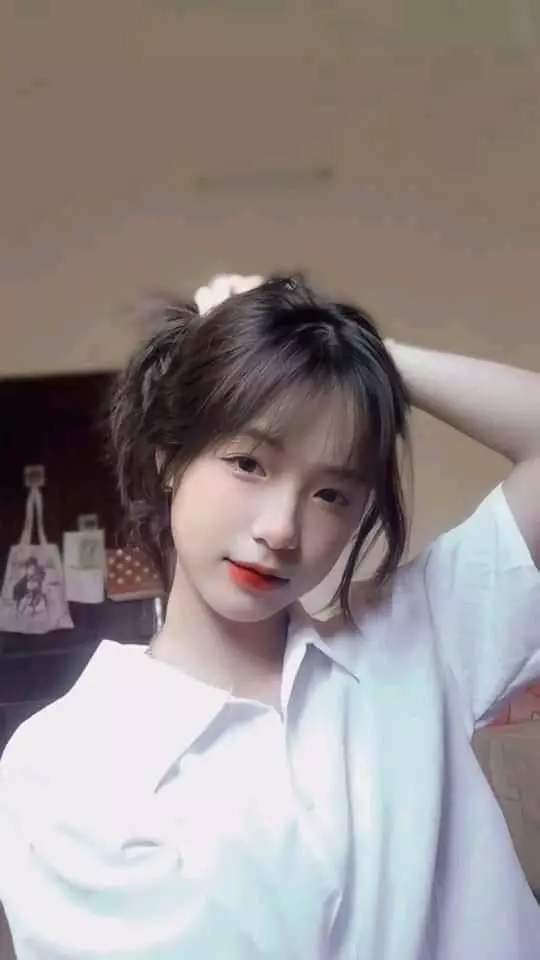 Ảnh gái k8 đeo kính tạo nên một vẻ ngoài bí ẩn và cực kỳ quyến rũ. Ảnh gái k8 đeo kính tạo nên một vẻ ngoài bí ẩn và cực kỳ quyến rũ.