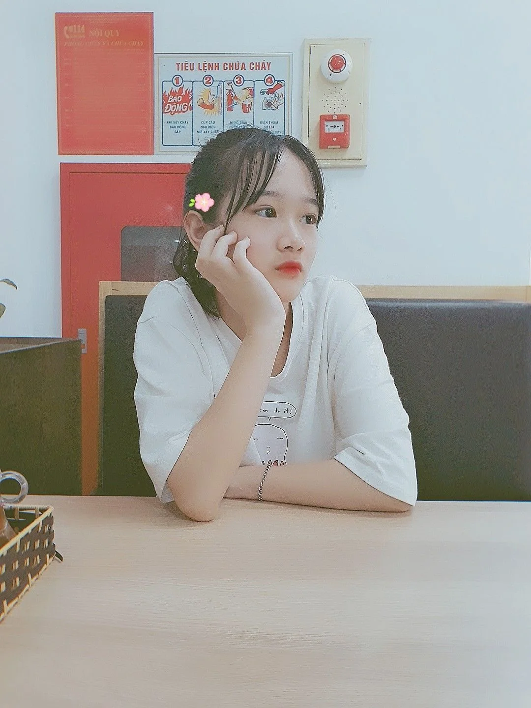 Tóc ngắn làm cho ảnh gái k8 tóc ngắn thêm phần năng động và duyên dáng. Tóc ngắn làm cho ảnh gái k8 tóc ngắn thêm phần năng động và duyên dáng.