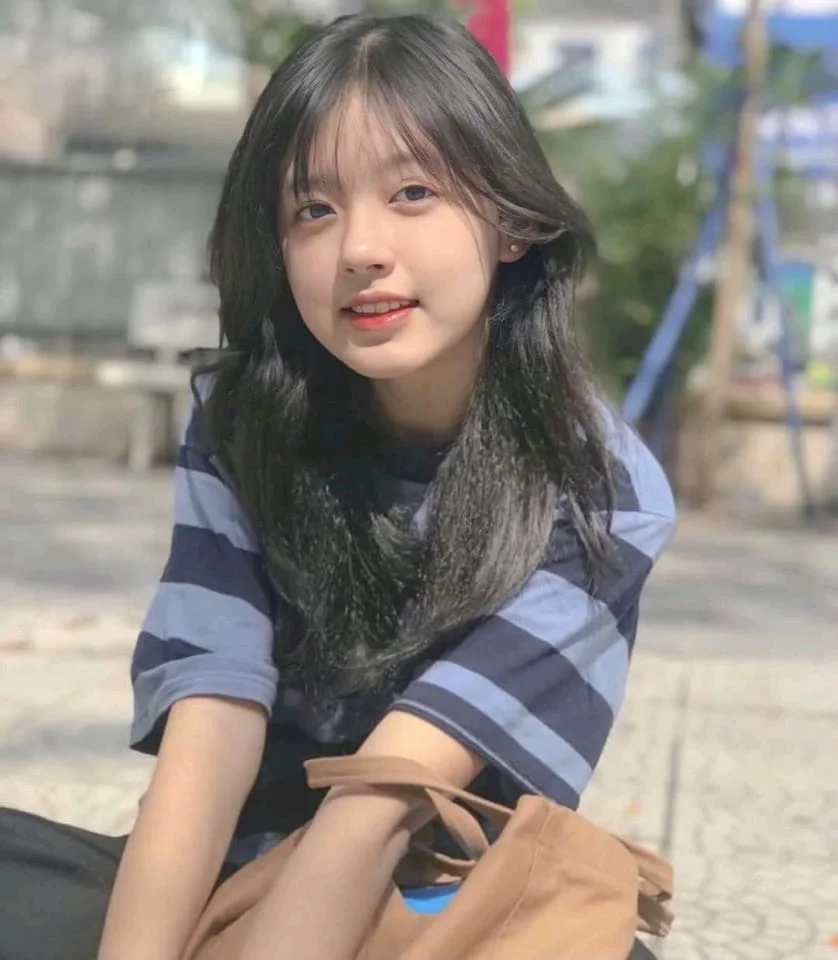 Ảnh gái k8 tóc ngắn toát lên vẻ đẹp nữ tính nhưng cũng đầy mạnh mẽ. Ảnh gái k8 tóc ngắn toát lên vẻ đẹp nữ tính nhưng cũng đầy mạnh mẽ.