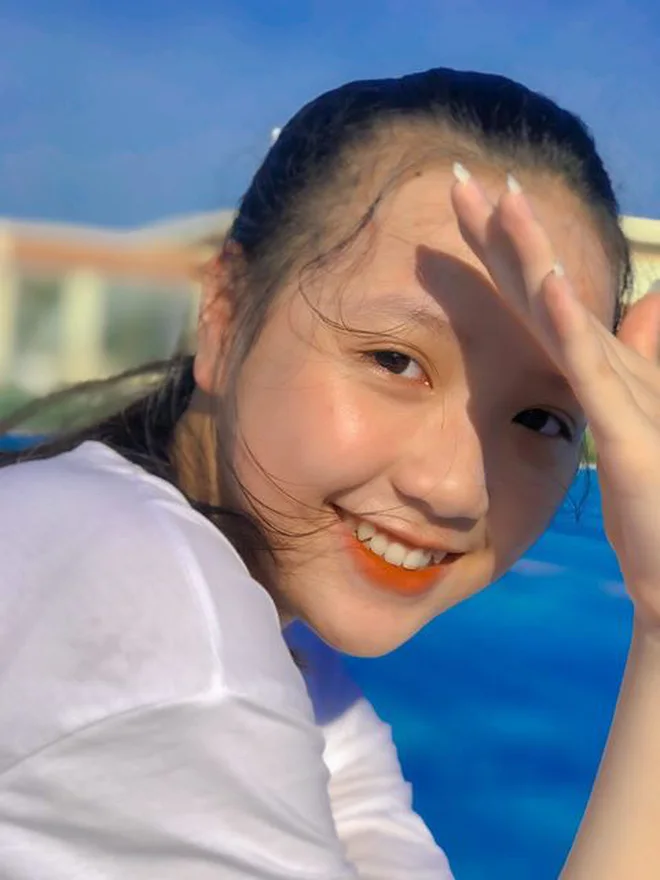 Ảnh gái k8 tóc ngắn thể hiện được sự tự tin và phóng khoáng trong từng dáng vẻ. Ảnh gái k8 tóc ngắn thể hiện được sự tự tin và phóng khoáng trong từng dáng vẻ.