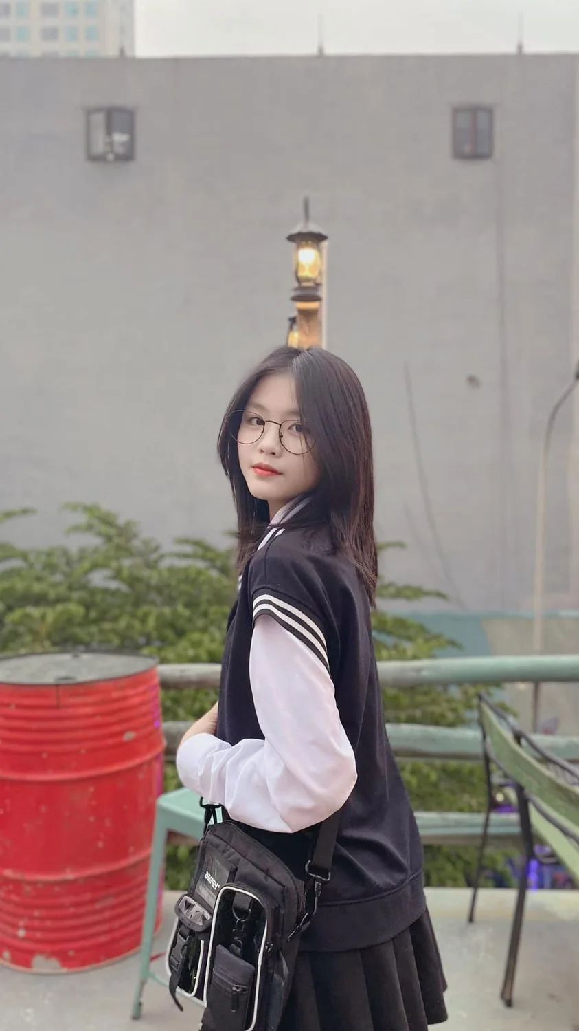 Những ảnh gái k8 xinh đầy ấn tượng và mang phong cách tự do, hiện đại. Những ảnh gái k8 xinh đầy ấn tượng và mang phong cách tự do, hiện đại.