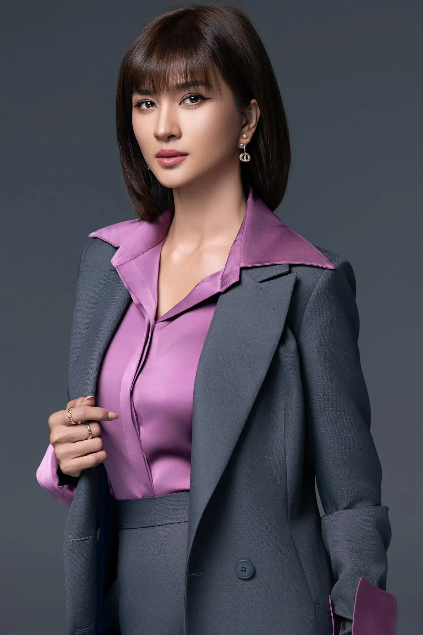 Kim Tuyến toát lên vẻ đẹp thanh tao và đầy thu hút Kim Tuyến toát lên vẻ đẹp thanh tao và đầy thu hút