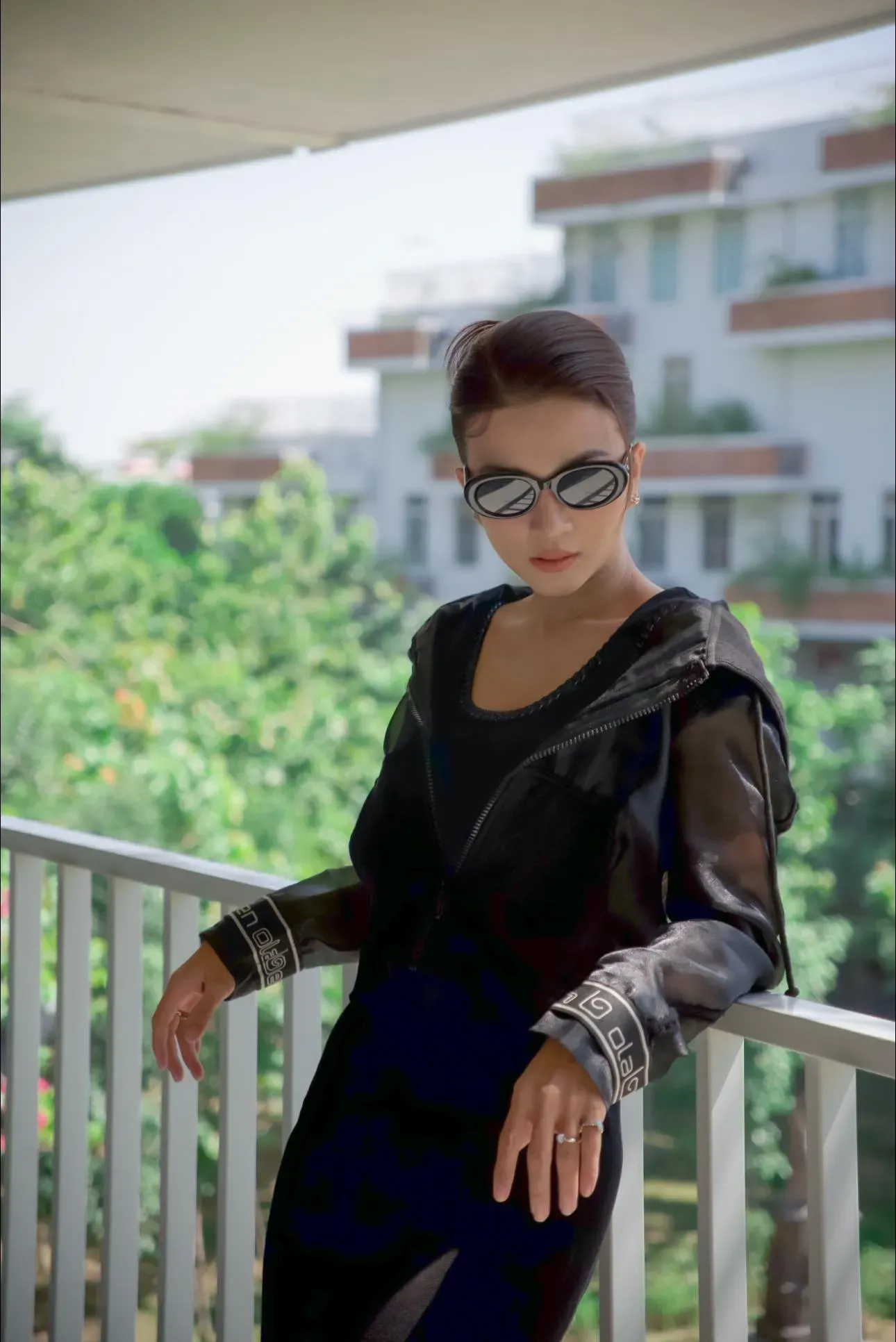 Kim Tuyến thể hiện nét đẹp tự tin và lôi cuốn Kim Tuyến thể hiện nét đẹp tự tin và lôi cuốn