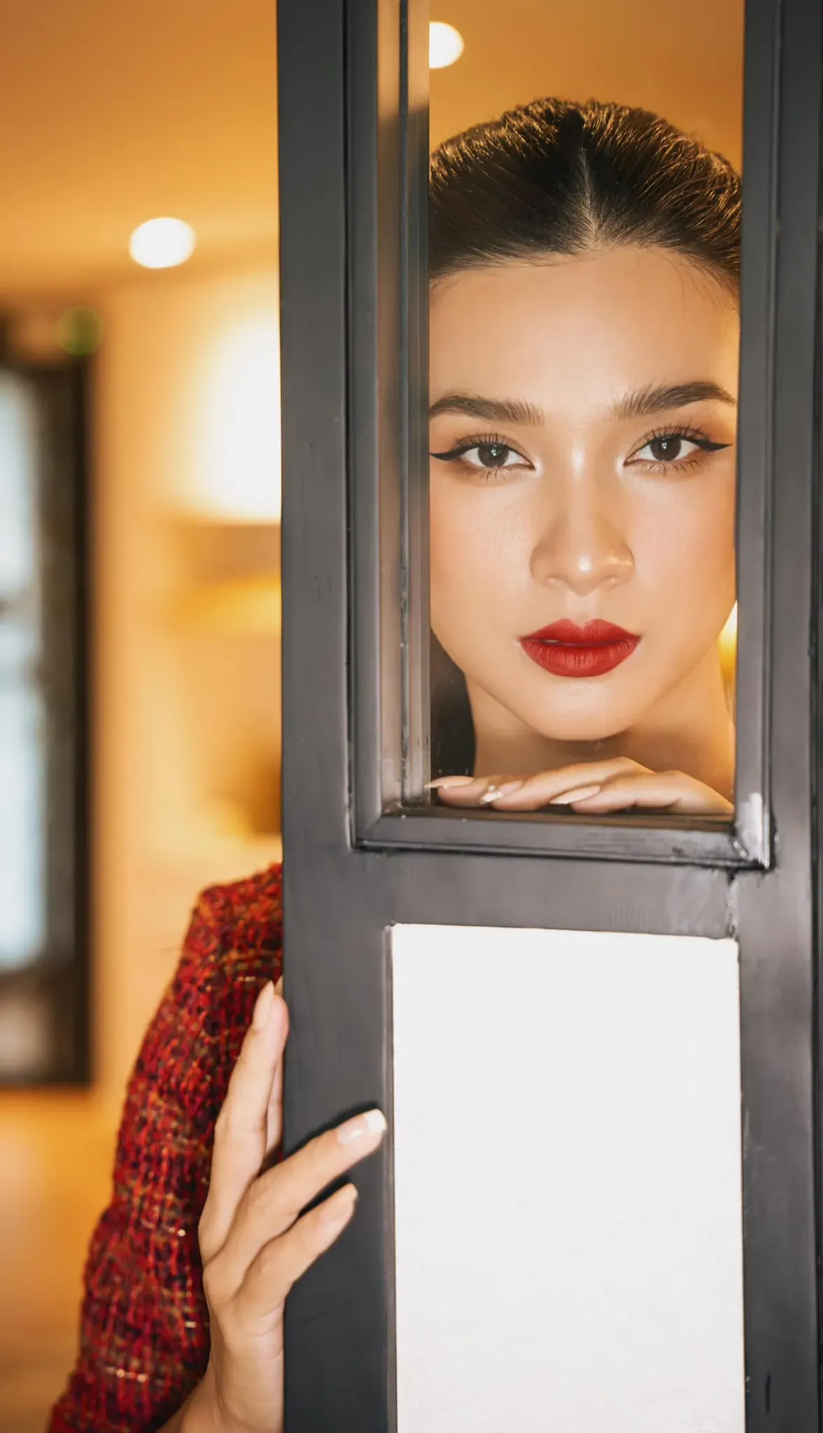 Kim Tuyến thu hút người xem bằng ánh mắt dịu dàng Kim Tuyến thu hút người xem bằng ánh mắt dịu dàng
