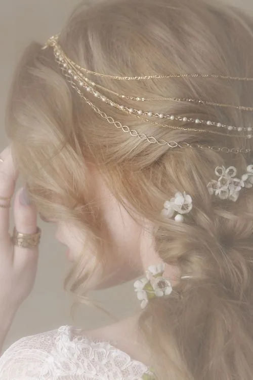 Sự dễ thương lan tỏa từ hình ảnh con gái cute che mặt. Sự dễ thương lan tỏa từ hình ảnh con gái cute che mặt.