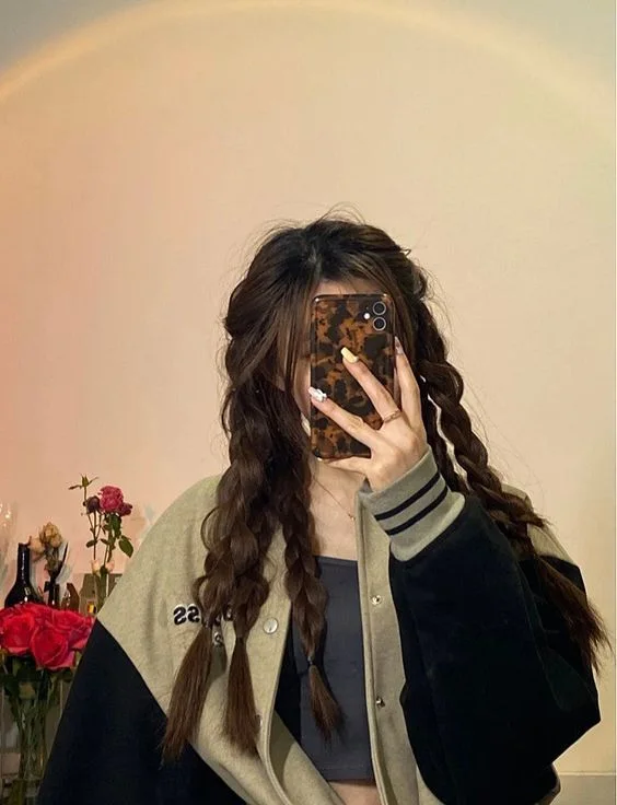 Hình ảnh con gái cute dễ thương che mặt, thu hút từ ánh nhìn đầu tiên. Hình ảnh con gái cute dễ thương che mặt, thu hút từ ánh nhìn đầu tiên.