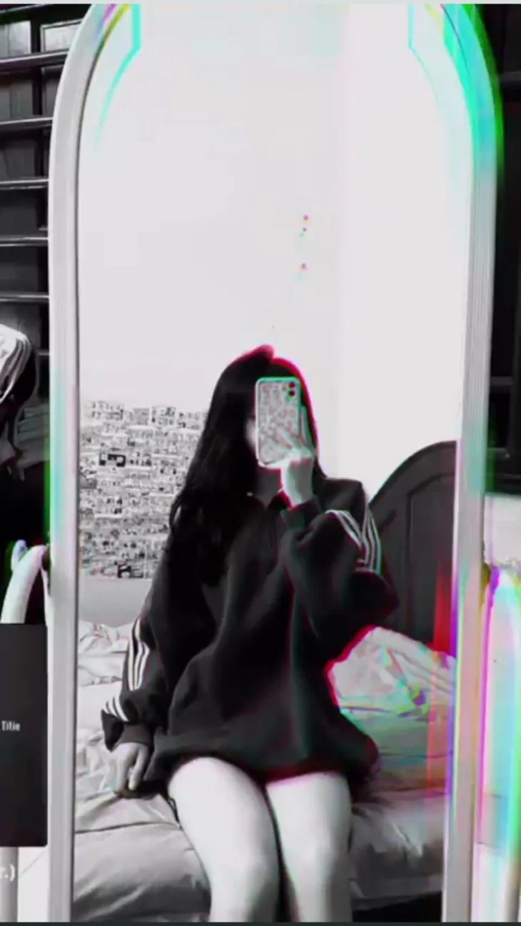 Hình ảnh con gái cute tóc dài che mặt, nét đẹp bí ẩn. Hình ảnh con gái cute tóc dài che mặt, nét đẹp bí ẩn.