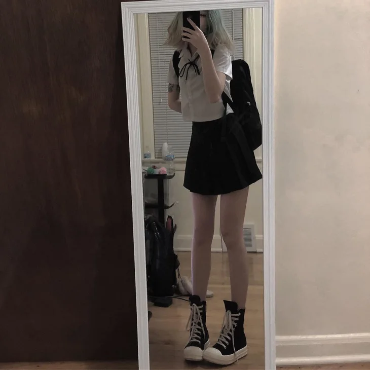 Hình ảnh con gái cute che mặt k9 - bí ẩn và cuốn hút. Hình ảnh con gái cute che mặt k9 - bí ẩn và cuốn hút.