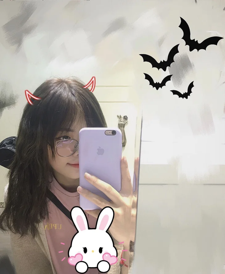 Con gái tóc ngắn cute che mặt, nét đẹp nhẹ nhàng. Con gái tóc ngắn cute che mặt, nét đẹp nhẹ nhàng.