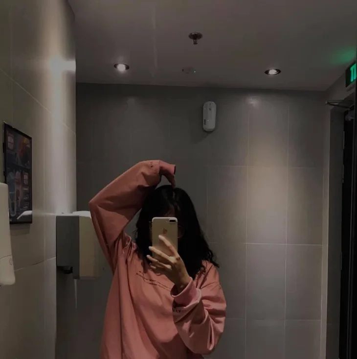 Sự dễ thương ngọt ngào qua hình ảnh con gái cute che mặt. Sự dễ thương ngọt ngào qua hình ảnh con gái cute che mặt.