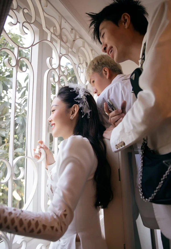 Minh Hằng với vẻ đẹp thuần khiết Minh Hằng với vẻ đẹp thuần khiết