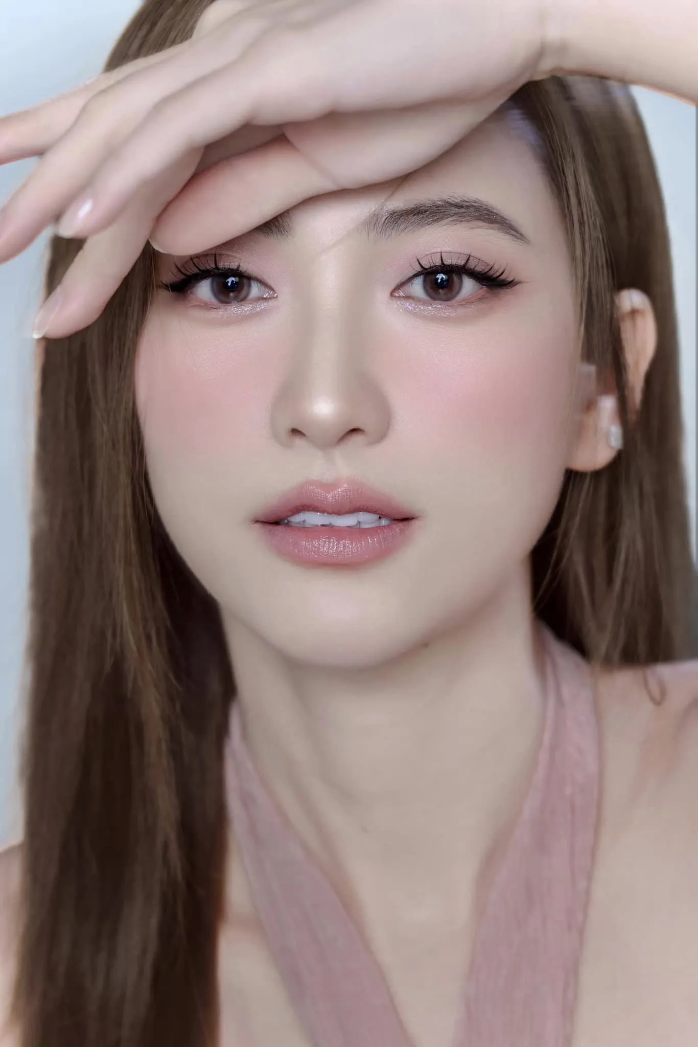 Phương Anh Đào cuốn hút với thần thái tự tin Phương Anh Đào cuốn hút với thần thái tự tin