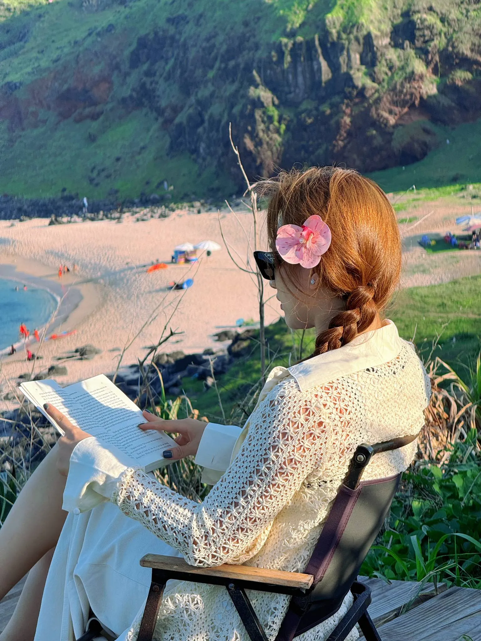 Phương Anh Đào toát lên thần thái nhẹ nhàng Phương Anh Đào toát lên thần thái nhẹ nhàng