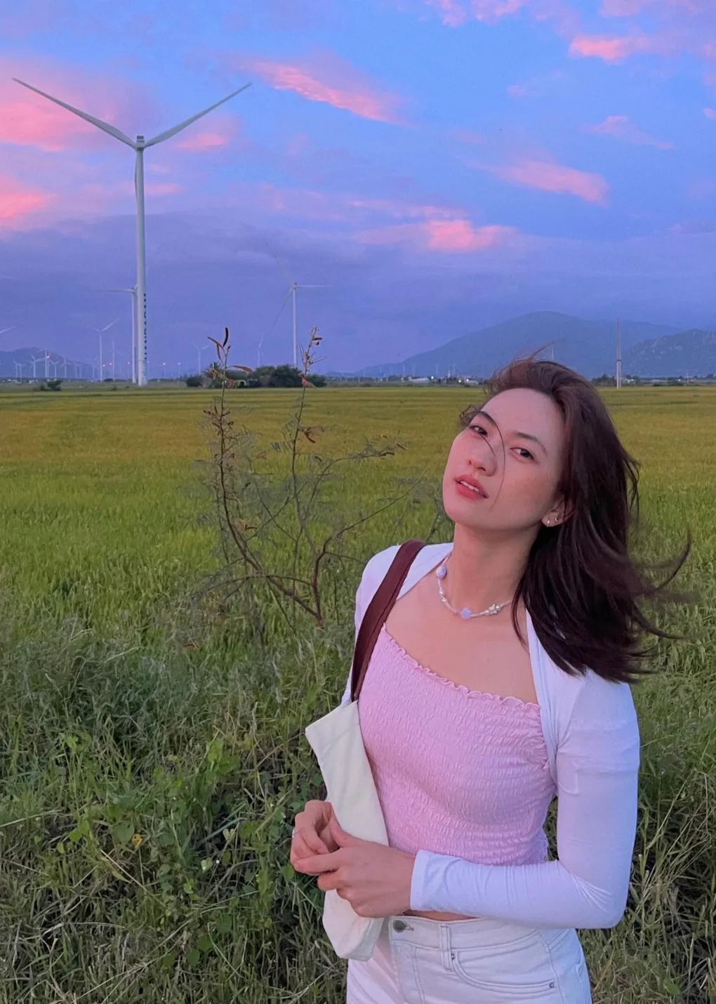 Phương Anh Đào nổi bật với vẻ đẹp tự nhiên Phương Anh Đào nổi bật với vẻ đẹp tự nhiên