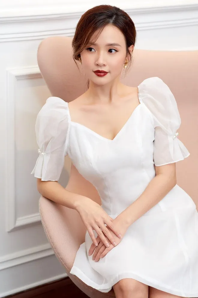 Midu lôi cuốn người xem với nét đẹp thanh thoát Midu lôi cuốn người xem với nét đẹp thanh thoát