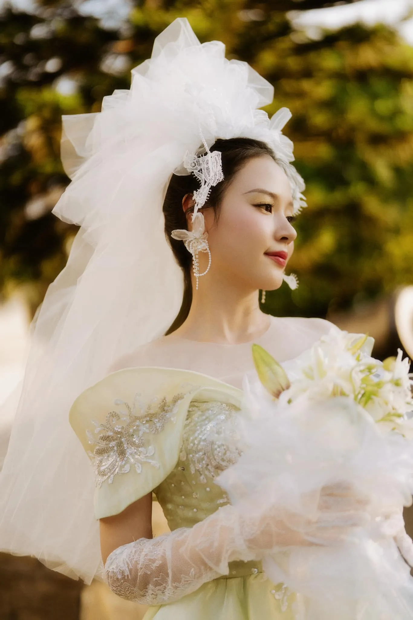 Midu mang đến sự cuốn hút với nét đẹp thanh thoát Midu mang đến sự cuốn hút với nét đẹp thanh thoát
