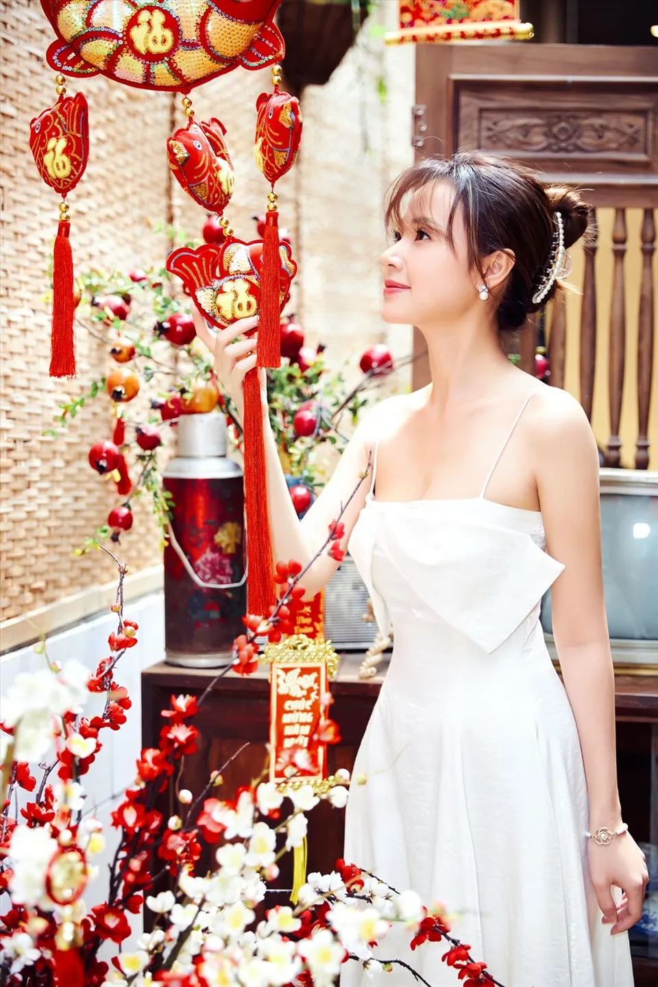 Midu sở hữu vẻ đẹp thanh thoát và tự nhiên Midu sở hữu vẻ đẹp thanh thoát và tự nhiên