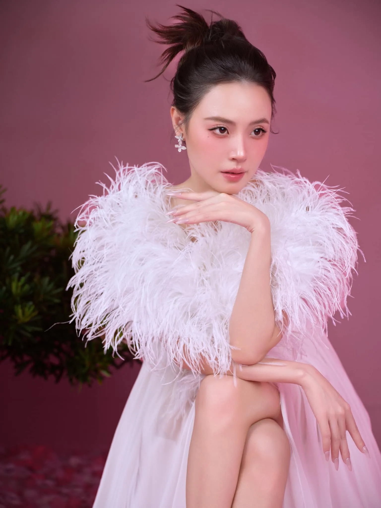 Midu nổi bật với ánh mắt đầy cuốn hút Midu nổi bật với ánh mắt đầy cuốn hút