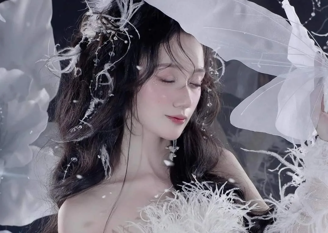 Hot girl Hoa Hanassi nổi bật trên mạng xã hội. Hot girl Hoa Hanassi nổi bật trên mạng xã hội.