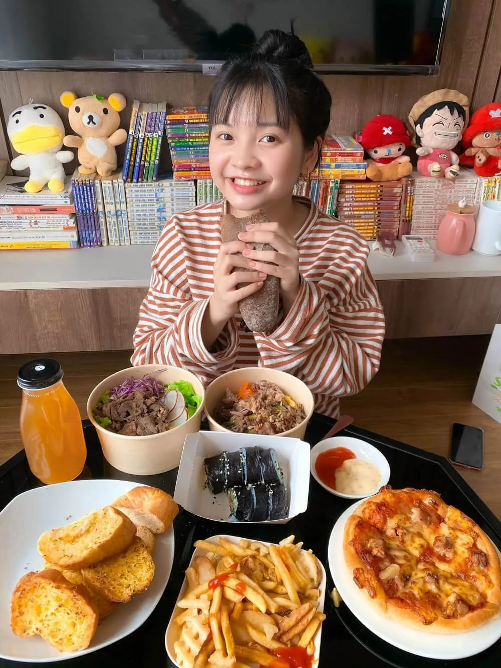 Hot girl N.ZaHan nổi bật với phong cách trẻ trung, năng động. Hot girl N.ZaHan nổi bật với phong cách trẻ trung, năng động.