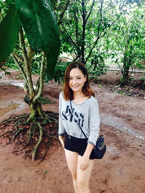 Ảnh gái quê đẹp rạng ngời giữa làng quê thanh bình Ảnh gái quê đẹp rạng ngời giữa làng quê thanh bình