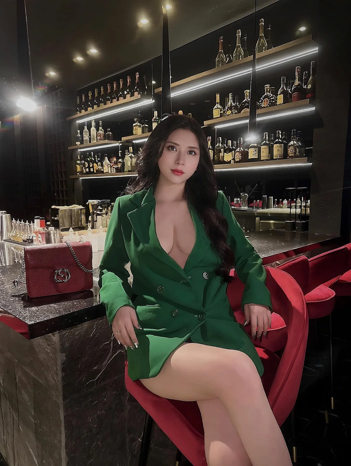 Gái xinh chụp dáng ngồi, mang đến vẻ đẹp dịu dàng và quyến rũ! Gái xinh chụp dáng ngồi, mang đến vẻ đẹp dịu dàng và quyến rũ!