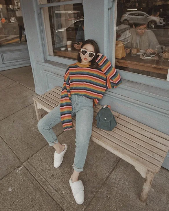 Chụp dáng sau lưng giúp gái xinh tạo nét bí ẩn, đầy quyến rũ. Chụp dáng sau lưng giúp gái xinh tạo nét bí ẩn, đầy quyến rũ.