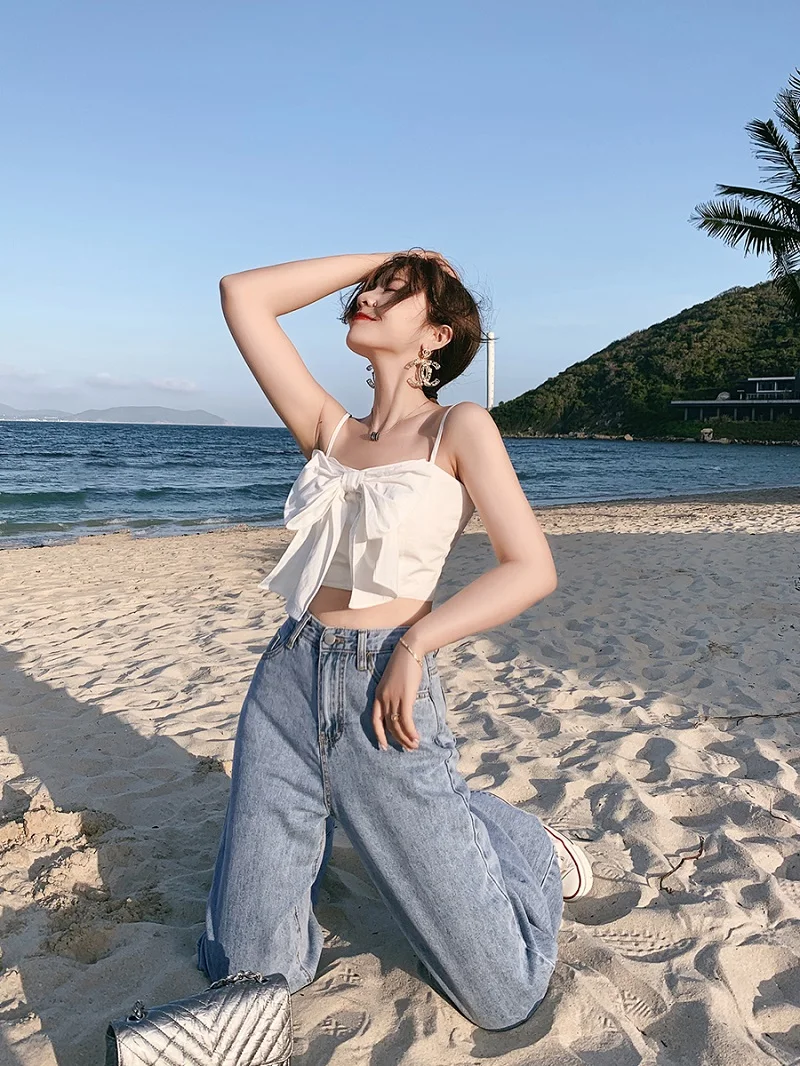 Vẻ đẹp tinh tế với dáng chụp gái xinh che mặt, thu hút mọi ánh nhìn. Vẻ đẹp tinh tế với dáng chụp gái xinh che mặt, thu hút mọi ánh nhìn.