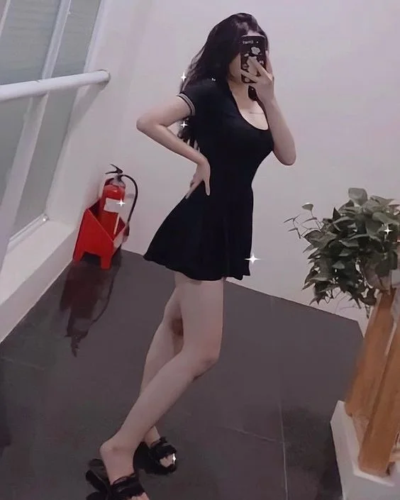 Bức ảnh gái xinh chụp trước gương, tinh tế và cuốn hút. Bức ảnh gái xinh chụp trước gương, tinh tế và cuốn hút.