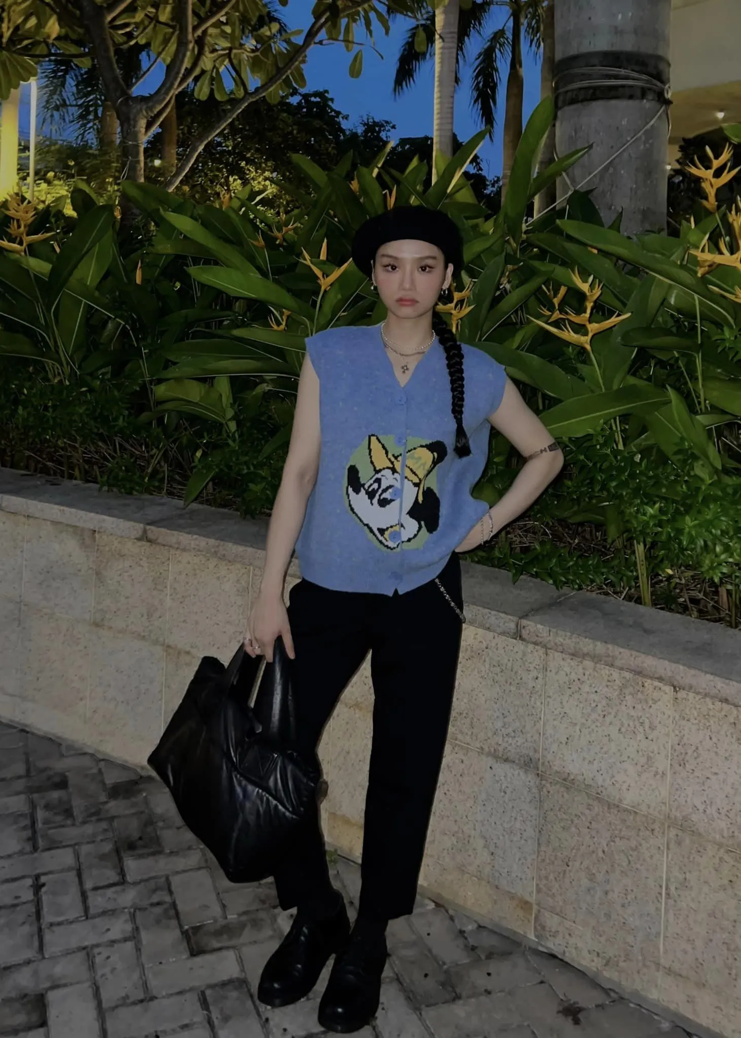 Ca sĩ Miu Lê làm sân khấu bùng nổ với âm nhạc đầy năng lượng. Ca sĩ Miu Lê làm sân khấu bùng nổ với âm nhạc đầy năng lượng.