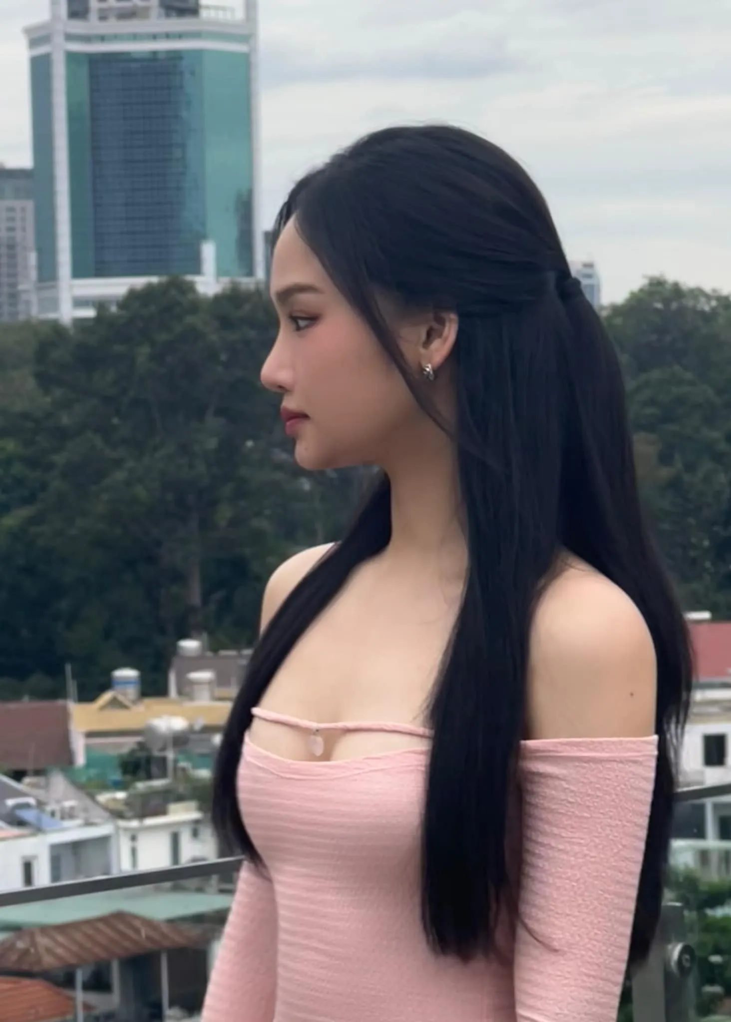 Mỗi lần Miu Lê xuất hiện là một lần người hâm mộ phải trầm trồ. Mỗi lần Miu Lê xuất hiện là một lần người hâm mộ phải trầm trồ.