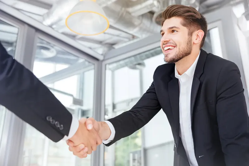 Ảnh trai văn phòng hiện đại phong cách sáng tạo Ảnh trai văn phòng hiện đại phong cách sáng tạo